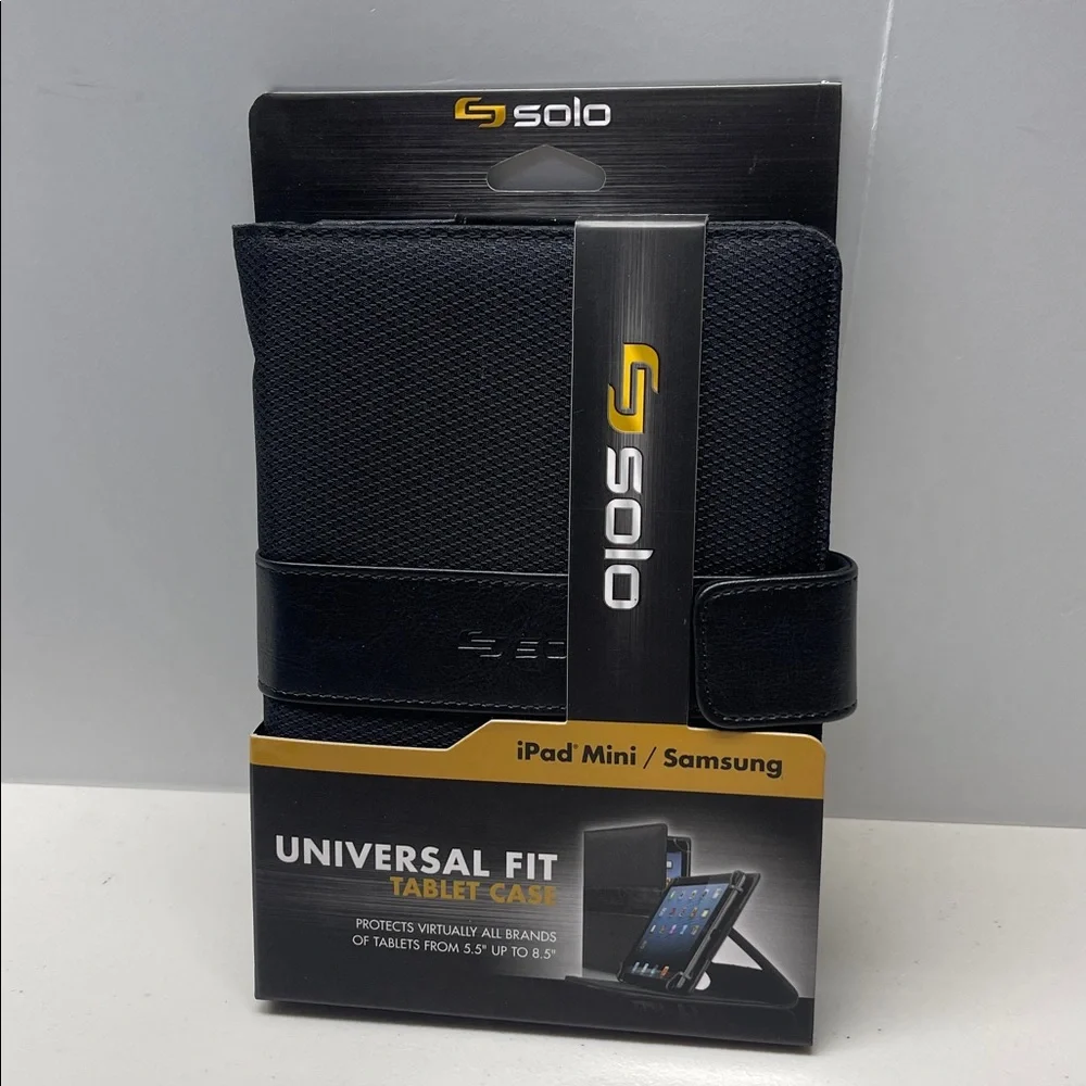 Solo Universal Fit Tablet eReader Case For 5.5” to 8.5” Tablet